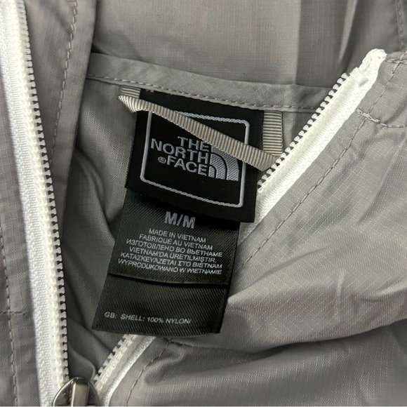 The North Face Quest DryVent Hooded Waterproof Mesh Lined Jacket  Gray Women Med - Picture 2 of 9